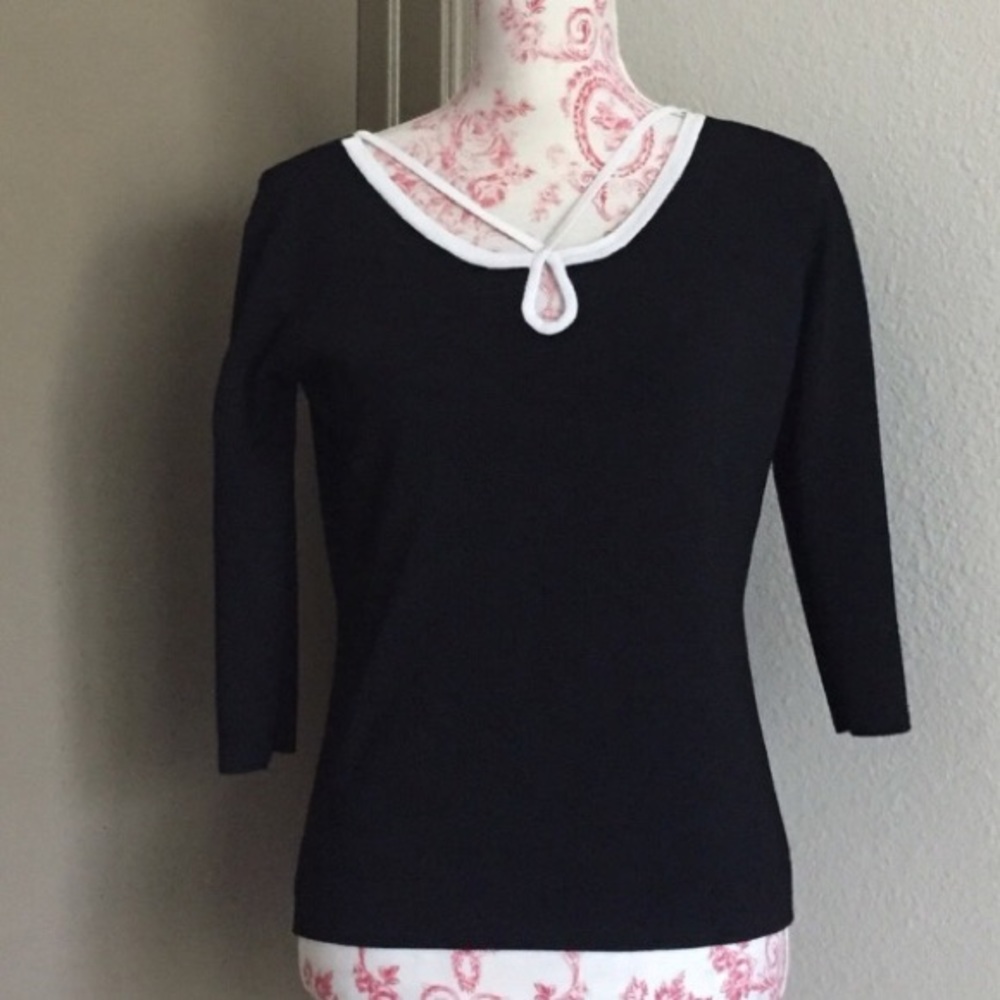 Keyhole Top